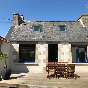  Hébergement de vacances Ker Moumousse - Maison Bretonne, Elegante, Conviviale, 5 Min France